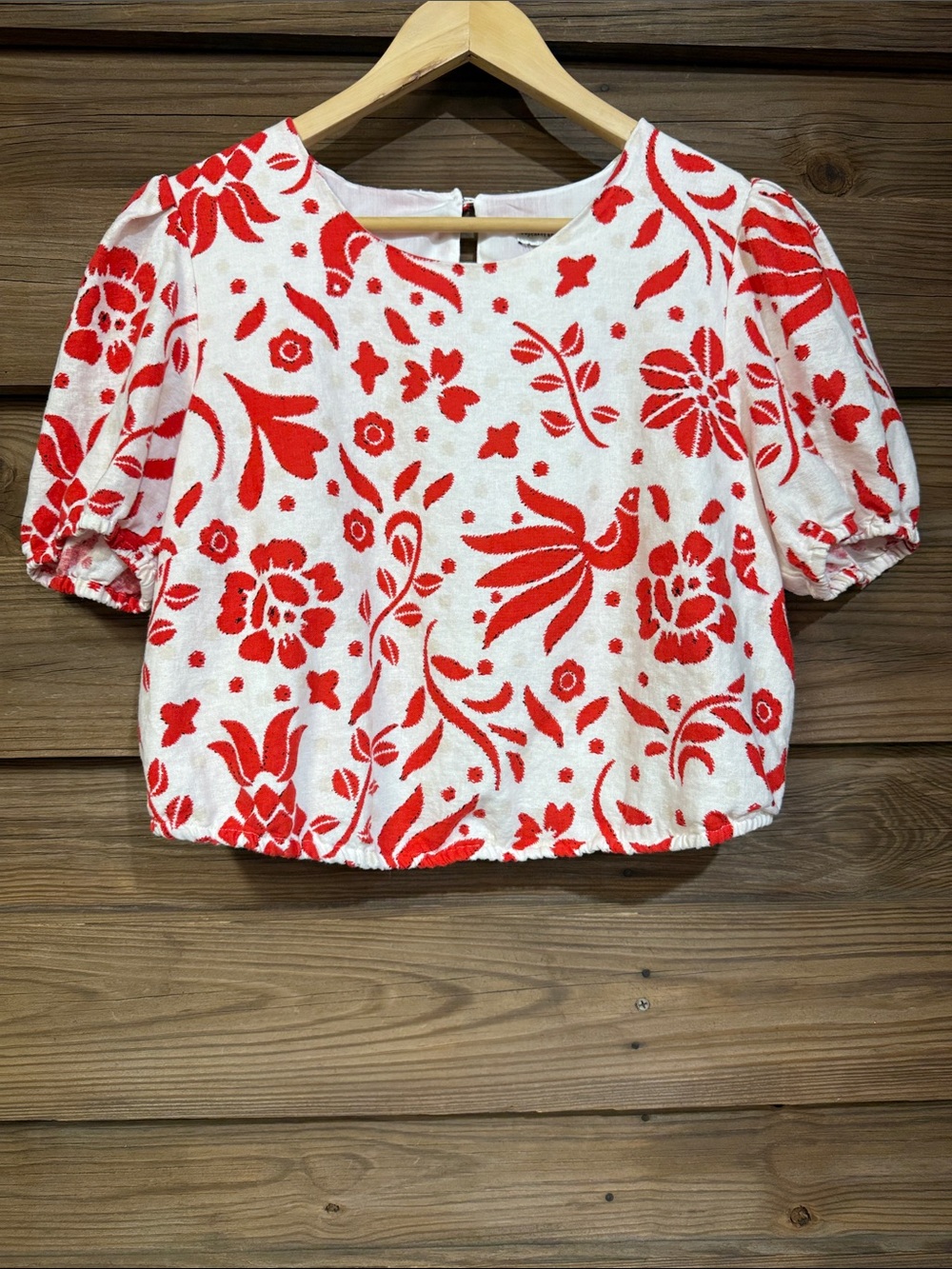 Cupcakes & Cashmere Linen Blend Crop Top with Red Floral Print